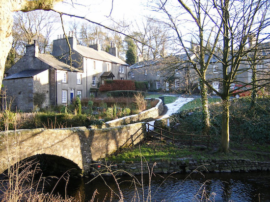 Photograph of the same scene in winter Photograph of the same scene in winter