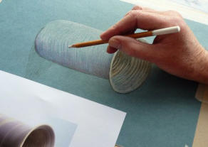 Hand and pencil position when drawing curves Hand and pencil position when drawing curves